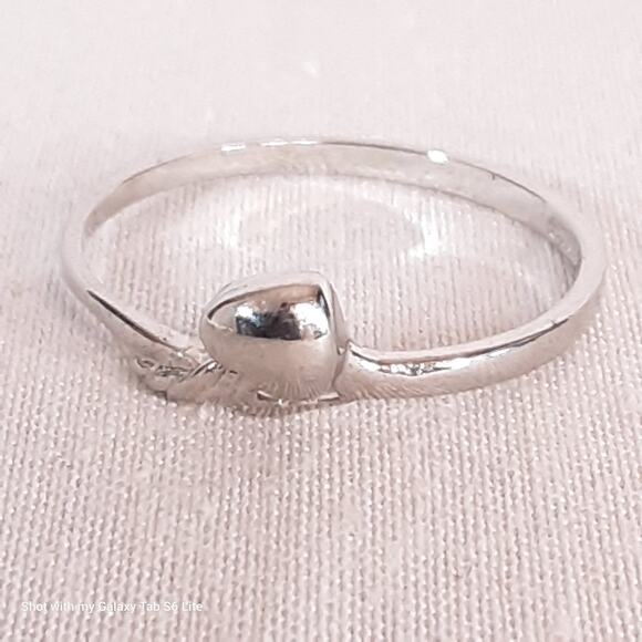 18K Rolled Gold Plated Ring Dainty Heart Design Simple Band Elegant Delicate - Picture 4 of 9